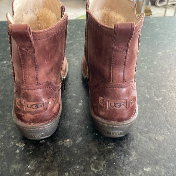UGG boots, women’s size 9 - Picture 3 of 6